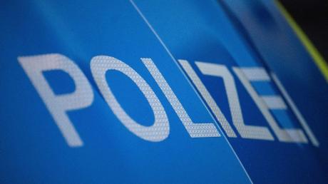 Etliche Straftaten beging ein 29-Jähriger am Samstagabend in Horgau. Das hat Folgen. 