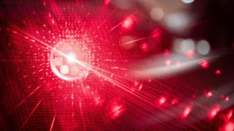 Ein Mann aus Kaufering hat die Besatzung eins Polizeihubschraubers mit einem Laserpointer geblendet.