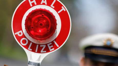 Bei einer Kontrolle in Augsburg-Oberhausen zog die Polizei einen Autofahrer aus dem Verkehr, der unter Drogen stand.