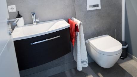 Moderne Wasserkästen an Toiletten sind um einiges sparsamer als ältere Modelle.