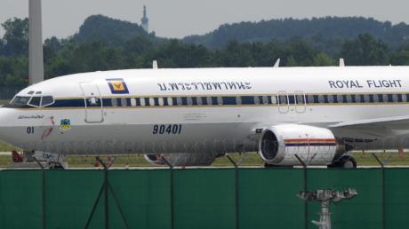 Das Flugzeug des thailändischen Königs sitzt 2011 am Münchner Flughafen fest. Die Maschine wurde damals gepfändet, um Geld von Thailand einzutreiben.