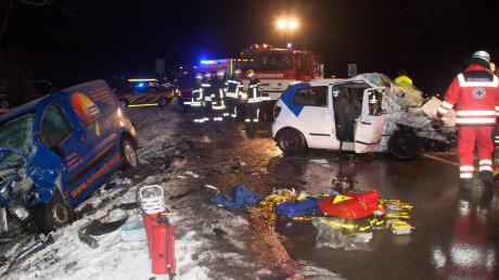 Bei diesem schweren Unfall auf der B2 bei Starnberg starben am Freitag zwei Schwestern. 