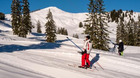 Seit Jahren wird am Riedberger Horn im Oberallgäu über eine mögliche Skischaukel gestritten. 	