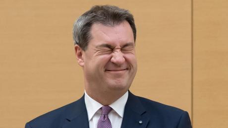 Da freut sich aber einer so richtig: Markus Söder (CSU) wurde am Dienstag zum bayerischen Ministerpräsidenten gewählt. Von 112 möglichen Stimmen der schwarz-orangen Koalition im Landtag erhielt er 110. Ein Abgeordneter war nicht anwesend.