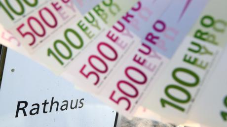 In Markt Wald im Landkreis Unterallgäu hat eine Bürgerin 1265 Euro an die Gemeinde überweisen - und damit für Verwirrung gesorgt.