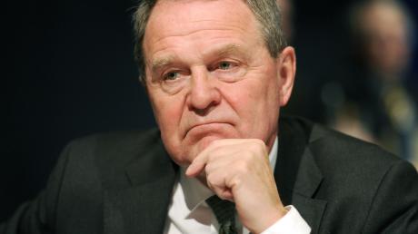 Wolfgang Heubisch (FDP) in einer nachdenklichen Pose.