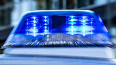 Die Polizei ermittelt wegen einer Verkehrsunfallflucht bei Elchingen.