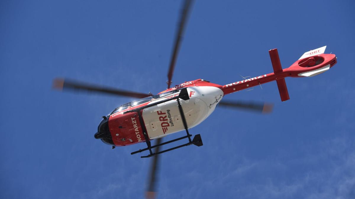 #Nördlingen: Hubschraubereinsatz: 14-Jähriger in Nördlingen von Transporter erfasst