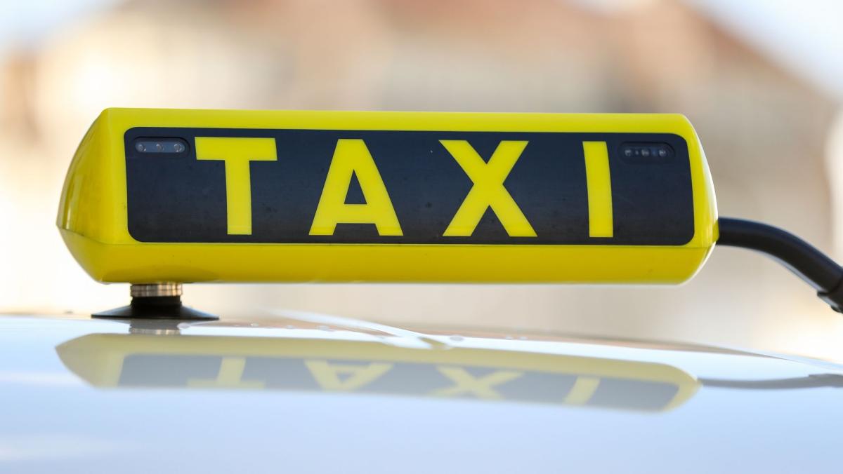 Stiller Alarm: Wenn Taxi-Schild rot blinkt, sofort reagieren