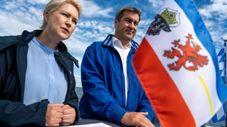 Bayerns Ministerpräsident Markus Söder (CSU) und seine Schweriner Amtskollegin Manuela Schwesig (SPD).