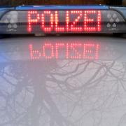 Die Polizei sucht Zeugen zu einer illegalen Abfallentsorgung bei Ebershausen.