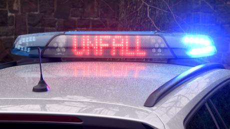 Die Polizei sucht nach einem Unfall bei Horgau am Montagvormittag nach Zeugen. 