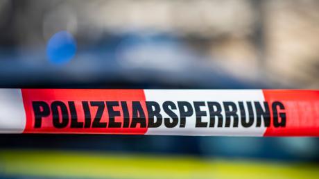 Die Kriminalpolizei Augsburg hofft nach einem versuchten Einbruch in Mainbach auf Hinweise.