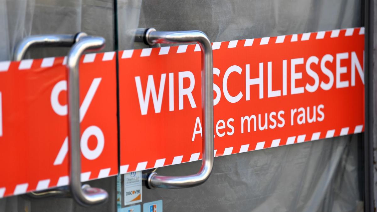 Wave of Bankruptcies Hits German Fashion Industry: Which Companies are Affected?