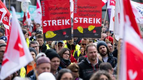 Streik in Deutschland - das ist bei "Hart aber fair" heute das große Thema. Welche Gäste dabei sind, erfahren Sie in diesem Artikel.