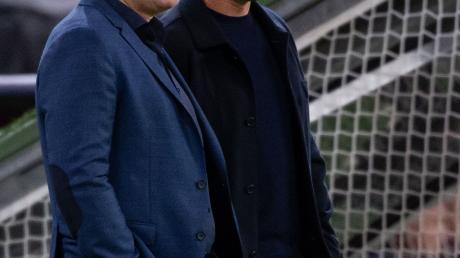 Bayern Münchens Vorstandschef Oliver Kahn (l) und Julian Nagelsmann.