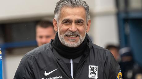 Maurizio Jacobacci, TSV 1860-Trainer, nimmt am Mannschaftstraining des 3. Ligisten auf dem Vereinsgelände teil.