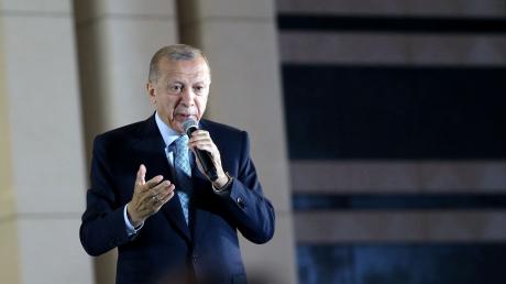 Recep Tayyip Erdogan, Präsident der Türkei und Präsidentschaftskandidat der Volksallianz,  hält eine Rede im Präsidentenpalast in Ankara.