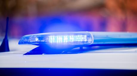 Die Polizei muss einen 39-Jährigen in Weilheim festnehmen und in eine Klinik einweisen.  