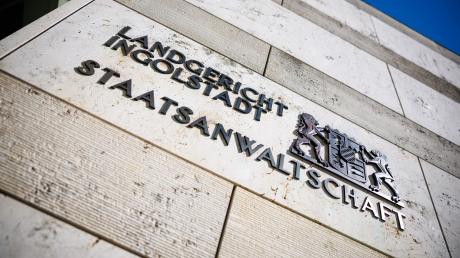 Der Schriftzug „Landgericht Ingolstadt - Staatsanwaltschaft“ ist zu sehen.