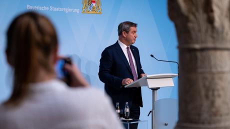 Markus Söder (CSU), Ministerpräsident von Bayern, gibt im Prinz-Carl-Palais eine kurzfristig anberaumte Pressekonferenz.