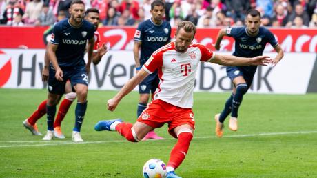 Harry Kane vom FC Bayern München trifft per Elfmeter zum 5:0.