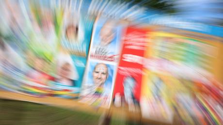 In Oberbayern hingen Wahlplakate eines Kandidaten aus Hessen.
