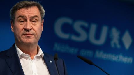 Markus Söder nimmt nach einer Sitzung des CSU-Vorstands an einer Pressekonferenz teil.