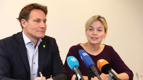Ludwig Hartmann und Katharina Schulze, die Spitzenkandidaten der bayerischen Grünen, geben Söder eine Mitverantwortung für den Rechtsruck.