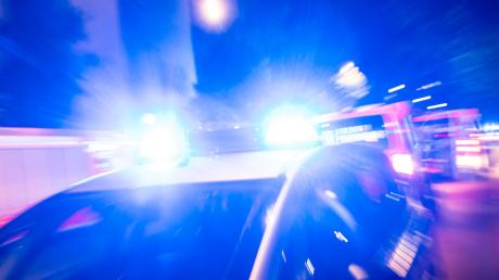 Die Polizei hat einen Autofahrer von Ingolstadt bis ins Donaumoos verfolgt.