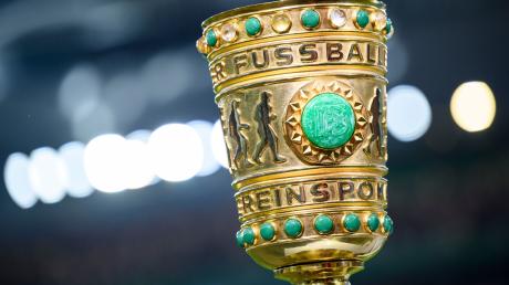 Beim DFB-Pokal steht die Auslosung des Viertelfinales an. Alle Infos zur Übertragung im TV und Stream sowie zum Termin und den Teams haben wir hier für Sie.