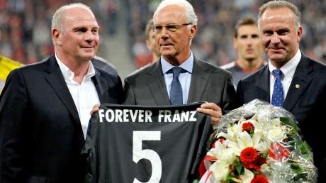 Bayerns Präsident Uli Hoeneß (l-r), Ehrenpräsident Franz Beckenbauer und der Vorstandsvorsitzende Karl-Heinz Rummenigge.