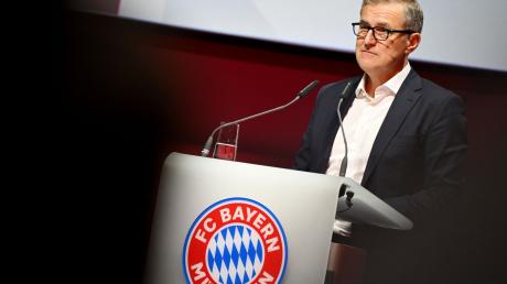 Der Vorstandsvorsitzende des FC Bayern München, Jan-Christian Dreesen, spricht auf der Jahreshauptversammlung.
