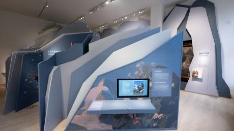 Blick in die Ausstellung «Darum Berge» im Alpinen Museum des Deutschen Alpenvereins (DAV).