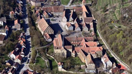 Luftbild, aus einem Flugzeug aufgenommen, vom Kloster Maulbronn.