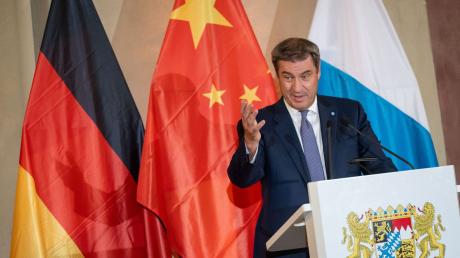 Markus Söder, (CSU) Ministerpräsident von Bayern, spricht während eines Empfangs von Chinas Premierminister Li Qiang.