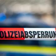 In Gundelfingen hat ein 39-Jähriger beinahe zwei Feuerwehrmänner überfahren.
