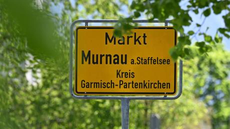 Das Ortsschild von Murnau.