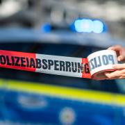  Bei einem Polizeieinsatz in Starnberg hat ein Mann einen Brandsatz auf die Beamten geworfen.