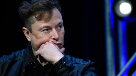 Elon Musk, Konzernchef des US-Elektroautohersteller Tesla, nimmt an einer Konferenz teil.