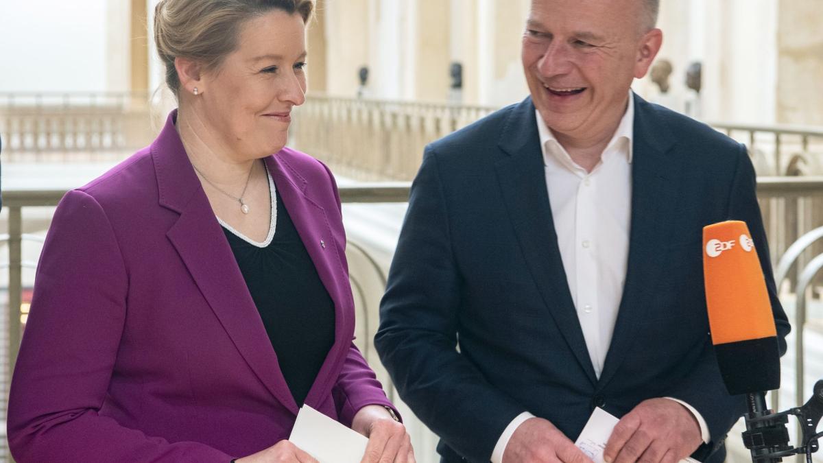 #CDU und SPD in Berlin unterzeichnen Koalitionsvertrag