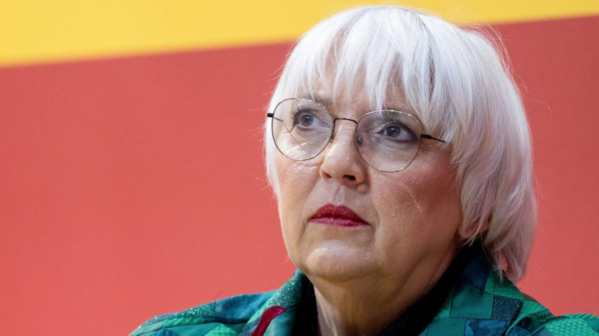 #Claudia Roth trägt aktuell jede Menge Ballast mit sich