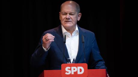 Bundeskanzler Olaf Scholz spricht während der Landesvertreterversammlung der SPD.