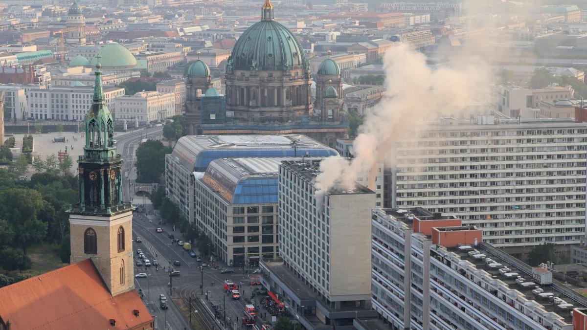 #Feuerwehreinsatz: Wohnung in Berliner Hochhaus ausgebrannt: Bewohner gerettet