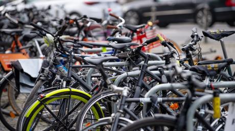Zwei Fahrräder sind in Donauwörth gestohlen worden.