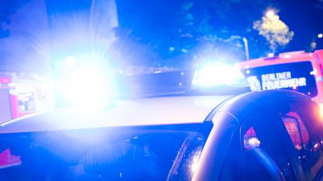 Wer hat die Kettensägen aus dem Transporter gestohlen? Die Augsburger Polizei bittet um Hinweise.