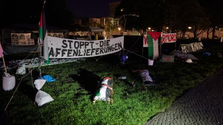 Blick auf das Pro-Palästina-Camp vor dem Reichstagsgebäude.