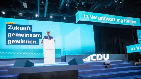 Große Bühne in Türkis: Friedrich Merz beim CDU-Bundesparteitag.