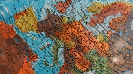 Europa auf dem Globus: Welche Länder gehören zu dem Kontinent?