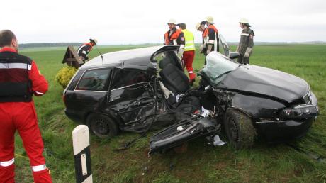 Ein tödlicher Verkehrsunfall zwischen Heuberg und Ehingen am Ries ereignete sich am Sonntag gegen 14.45 Uhr.
